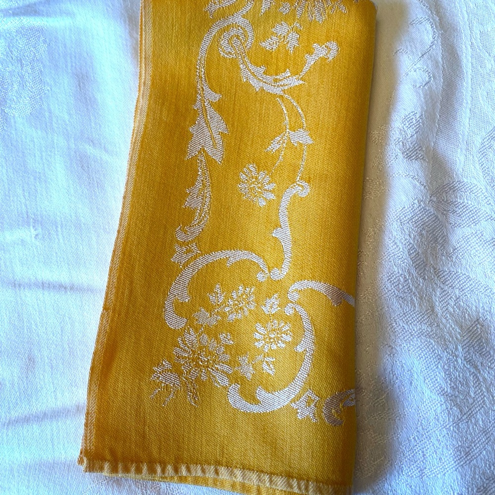 Elegant Yellow-Gold 100% cotton Damask Napkins